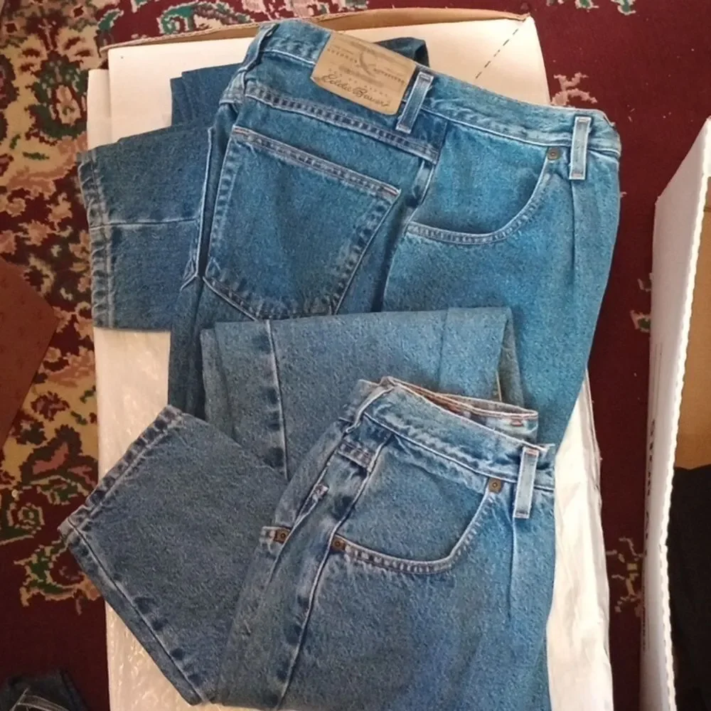 Eddie Bauer size 6, lot of two pairs, women's jeans (Jea035, 036)